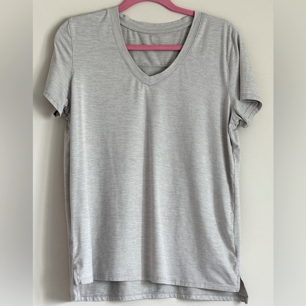 Danskin Gray/Beige V-Neck Short Sleeve T-Shirt SZ.M